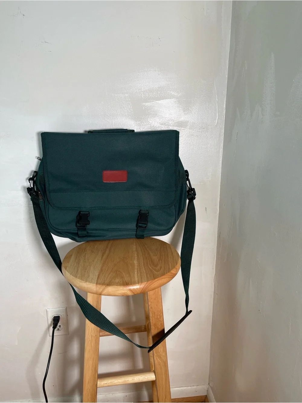 Computer/Luggage Men's Dark Green Messenger Bag with Adjustable Strap